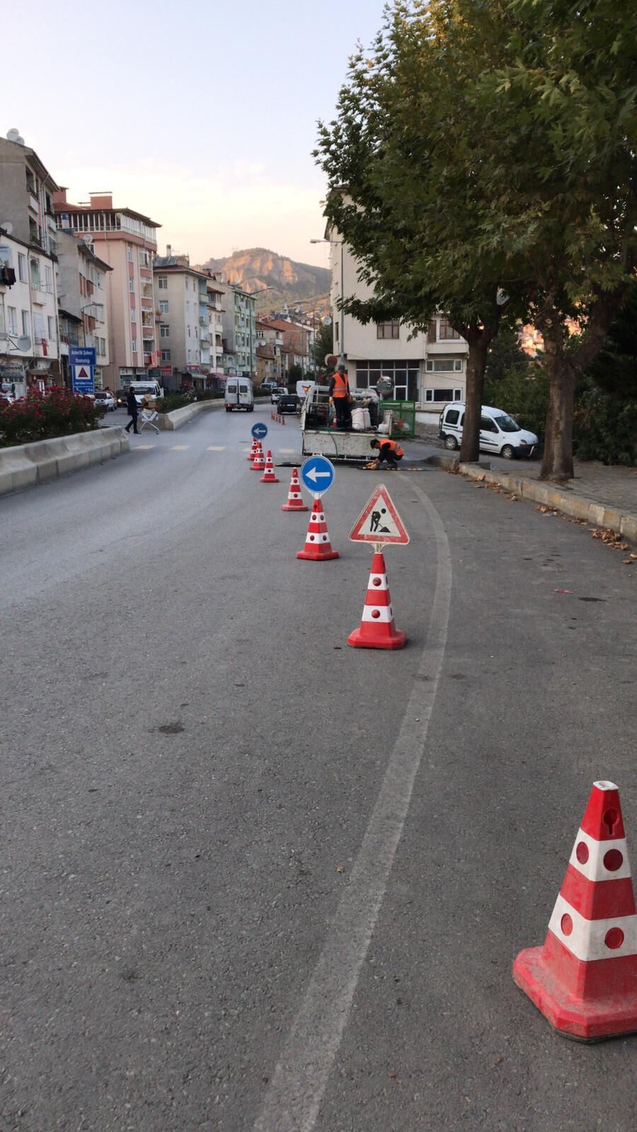 Klasik Kedi Gözlü  Trafik Konisi Fiyatı Otopark Duba Trafik Konisi Ucuz Yol Uyarı Konisi 52 cm