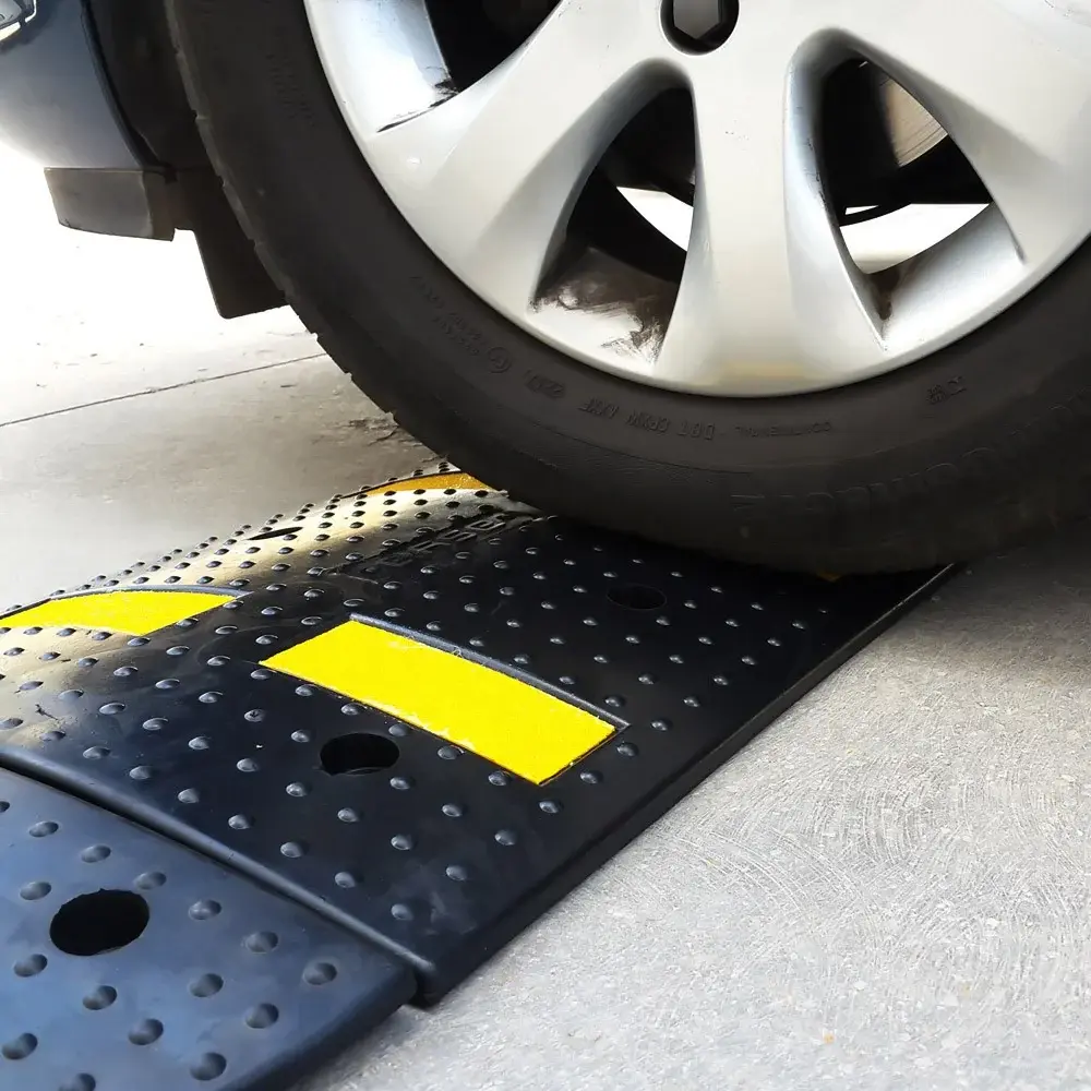 Kauçuk Kasis Fiyatları Trafik Yol Kasisi Hız Kesici Kauçuk Şaseli Kasis 4 Metre (50x40 cm)