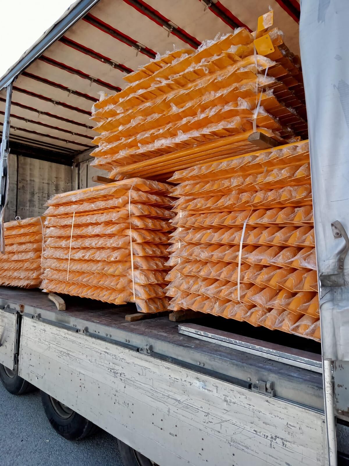 Araba Park Yeri Demiri Araç Stoperi Otopark Stoperi Sonlandırma Bariyeri 200 cm Ø60mm Ø76mm